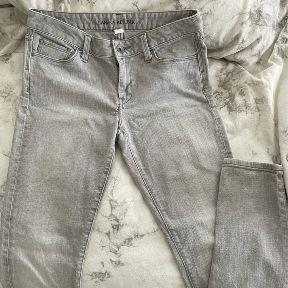 Banana Republic Light Gray Skinny Jeans—Women’s Size 27